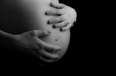pregnancy_woman_studio_chahinazbenahmed